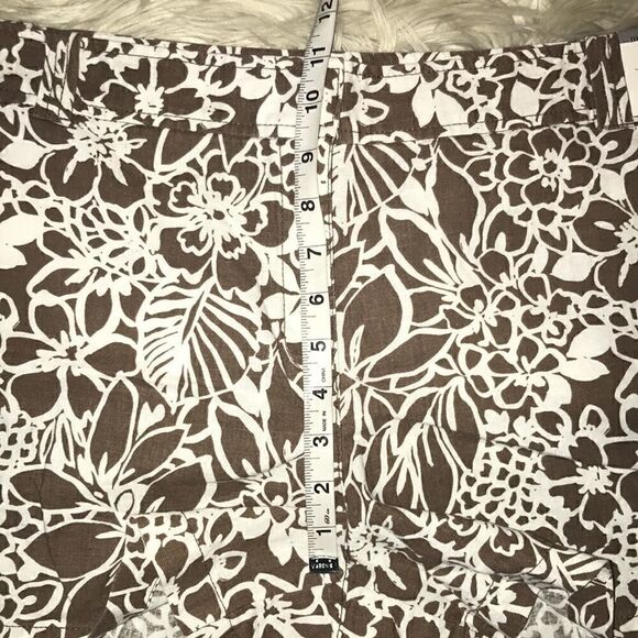 NEW New York & Company Linen Blend Floral Shorts - Picture 6 of 7